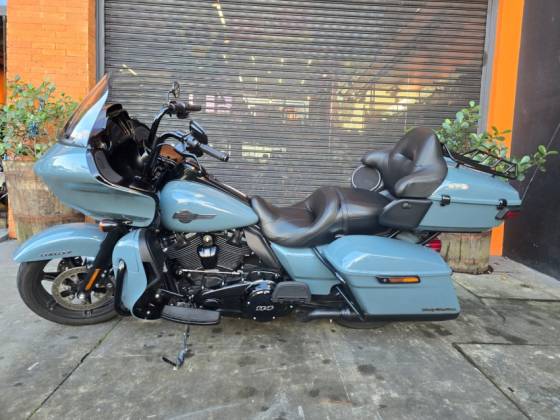 HARLEY-DAVIDSON ROAD GLIDE 